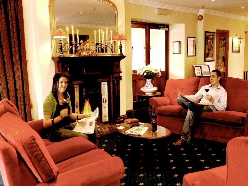 Arnolds Hotel ดันฟานาฮี ภายนอก รูปภาพ
