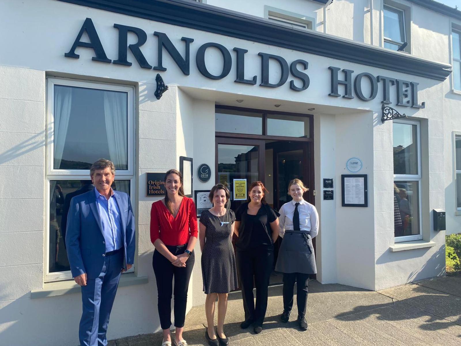 Arnolds Hotel ดันฟานาฮี ภายนอก รูปภาพ